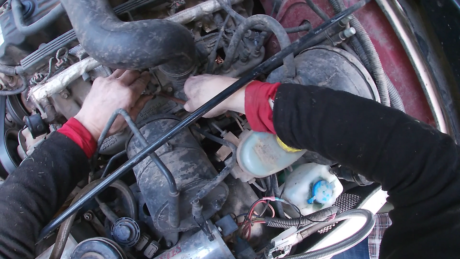 002 - Shoving Stick Under Throttle to Enable High Idle Mode.png