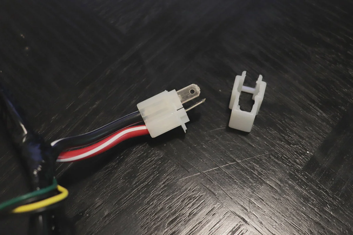003 Wiring warness broken.webp