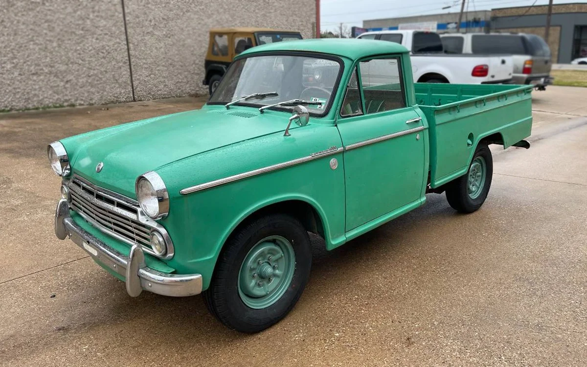 012224-1965-Datsun-320-Pickup-1.webp