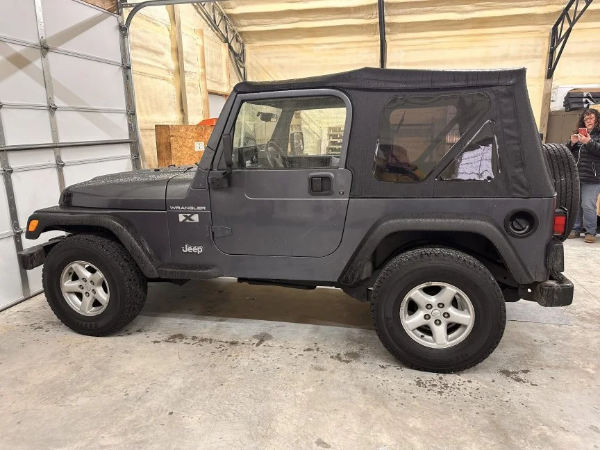 02jeep2a.webp