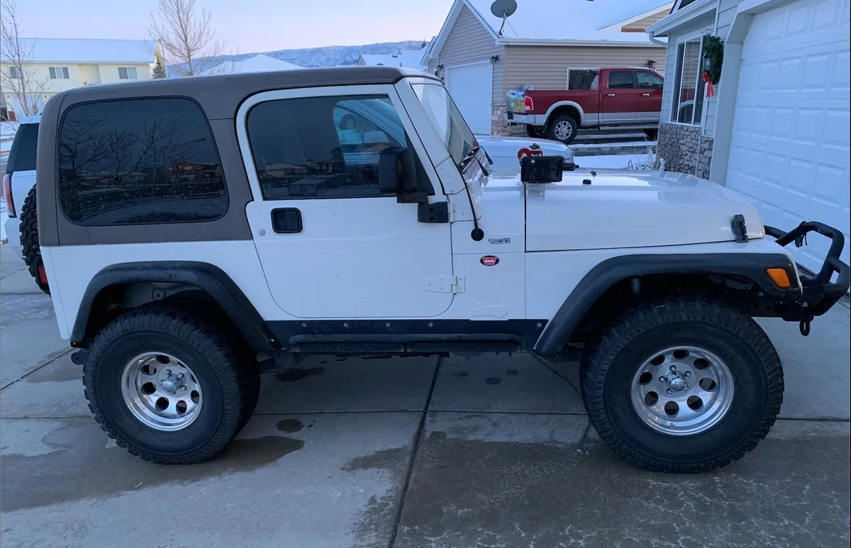 03 TJ Sport 2.webp