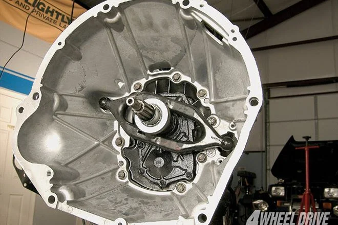 0908_4wd_10_z+1987_jeep_wrangler_yj+4.0l_bell_housing.webp