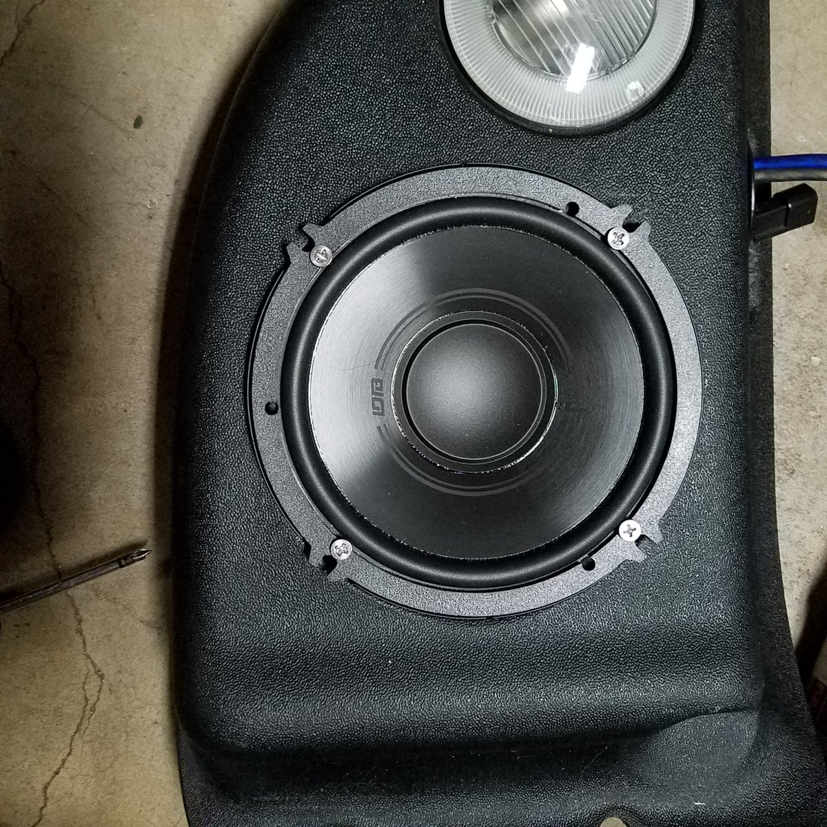 Can I install 6 1/2 inch speakers in the sound bar without cutting? | Jeep  Wrangler TJ Forum