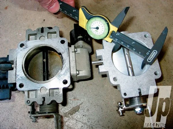 154-0911-04-o%2bjeep-4-liter-engine-myth-busting%2b62mm-throttle-body.webp 154-0911-04-o%2bjeep-4-liter-engine-myth-busting%2b62mm-throttle-body.webp