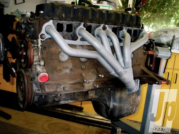 154-0911-08-o%2bjeep-4-liter-engine-myth-busting%2bheaders.webp 154-0911-08-o%2bjeep-4-liter-engine-myth-busting%2bheaders.webp