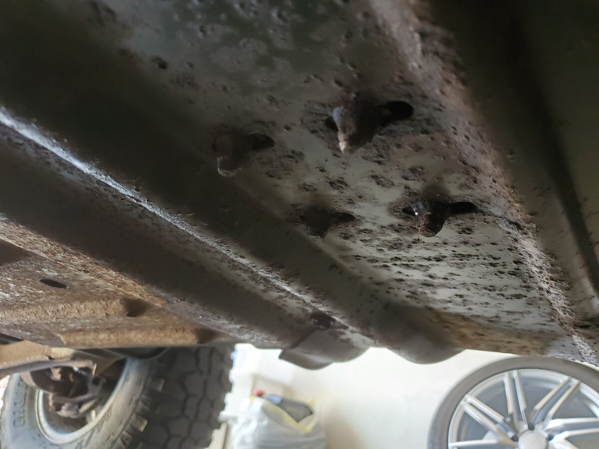 Damaged skid plate transmission mount bolts | Jeep Wrangler TJ Forum