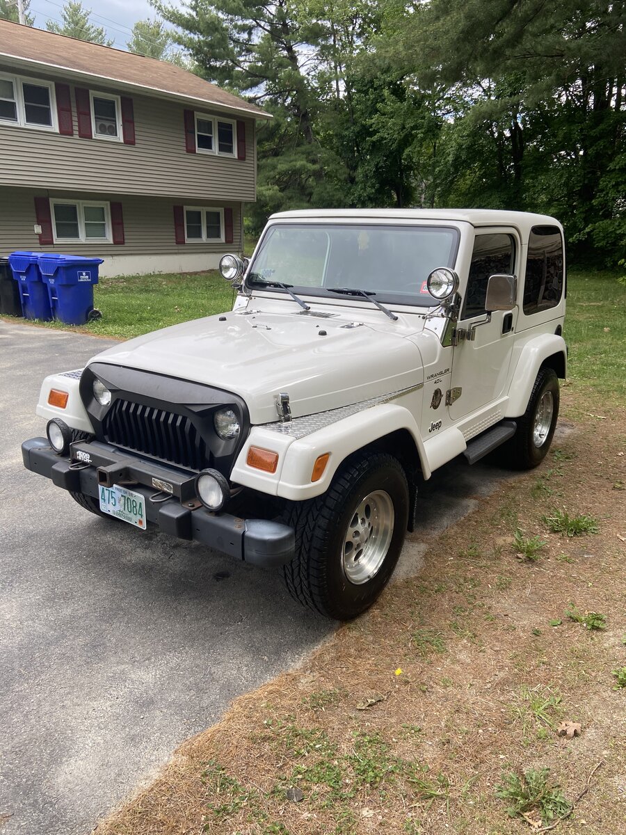 New Hampshire - Rare white soft top 98 Jeep Wrangler Sahara | Jeep Wrangler  TJ Forum