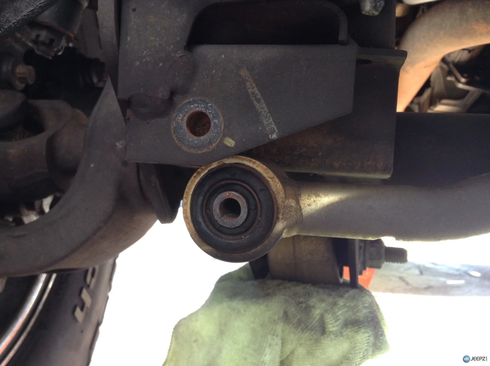 18331d1382453205-front-trackbar-bolt-looks-loose-bolt-too-small-hole-2013-10-21-15.33.19.webp
