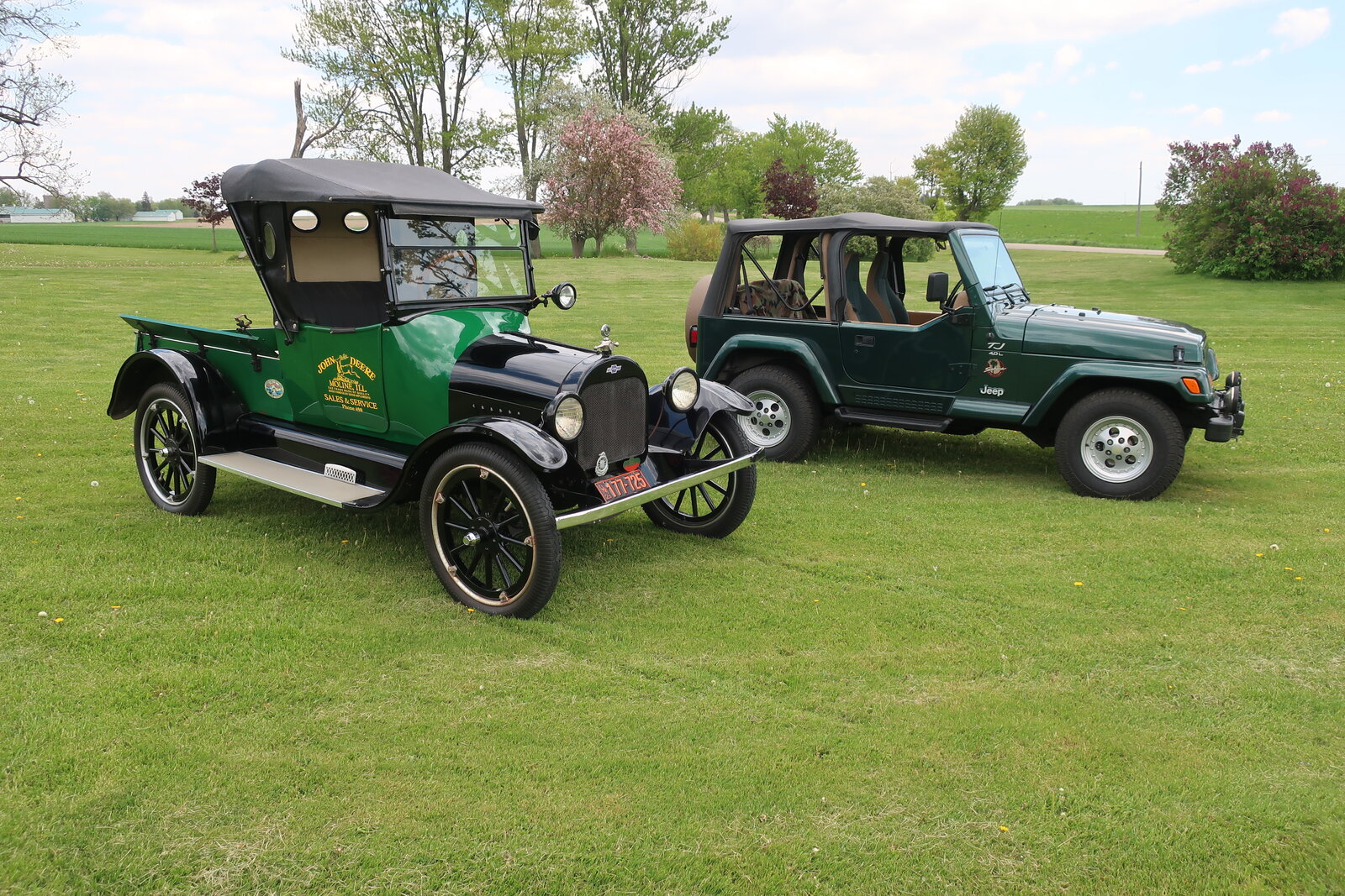 1921 Chevrolet and '99 Jeep 2021-05-17.JPG