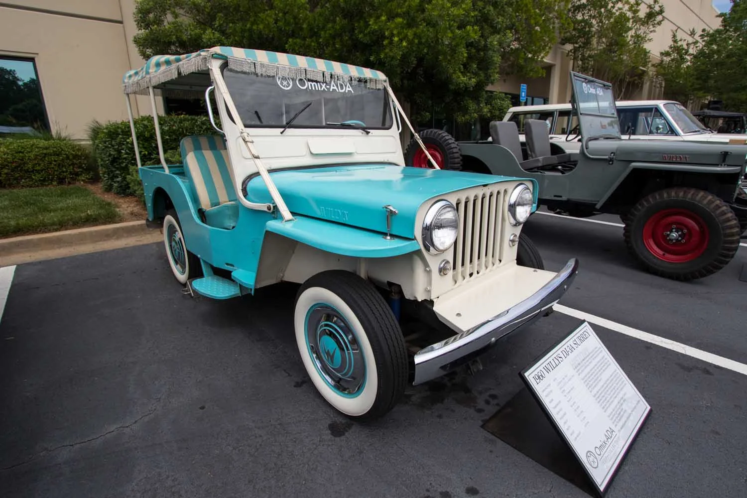 1960-Willys-DJ-3A-Surrey-001.webp