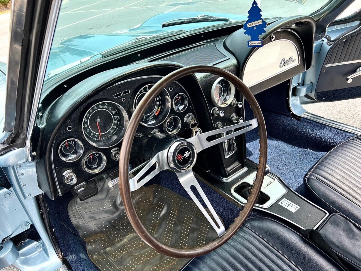 1964-Chevrolet-Corvette-Convertible-3.jpg