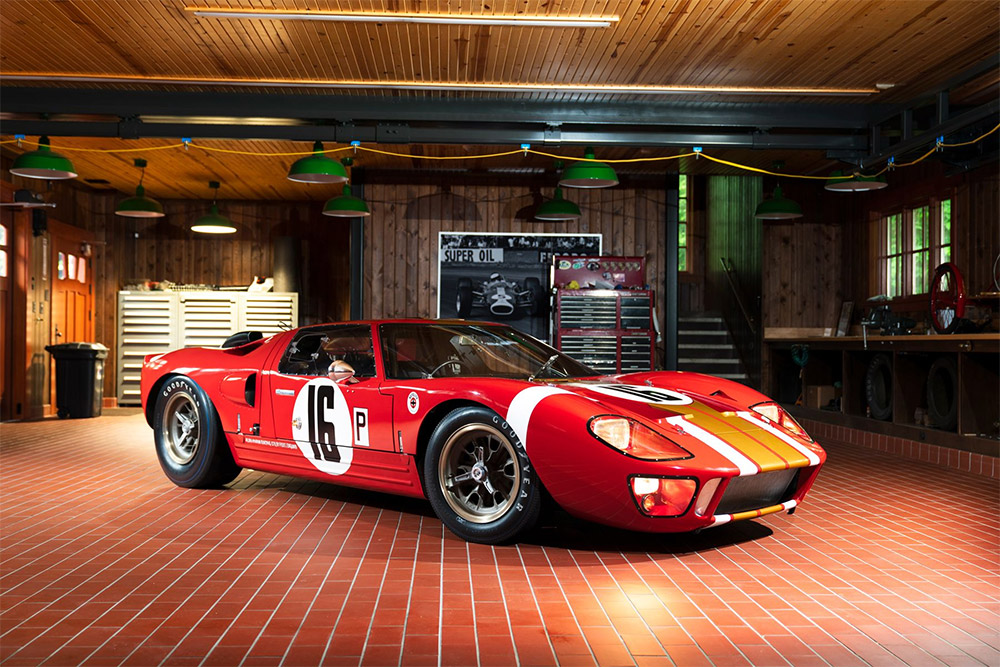 1966-ford-gt40-lightweight-gooding-company-auction-01.jpg