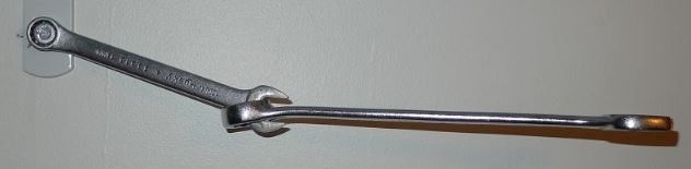 2 box end wrenches locked together.JPG