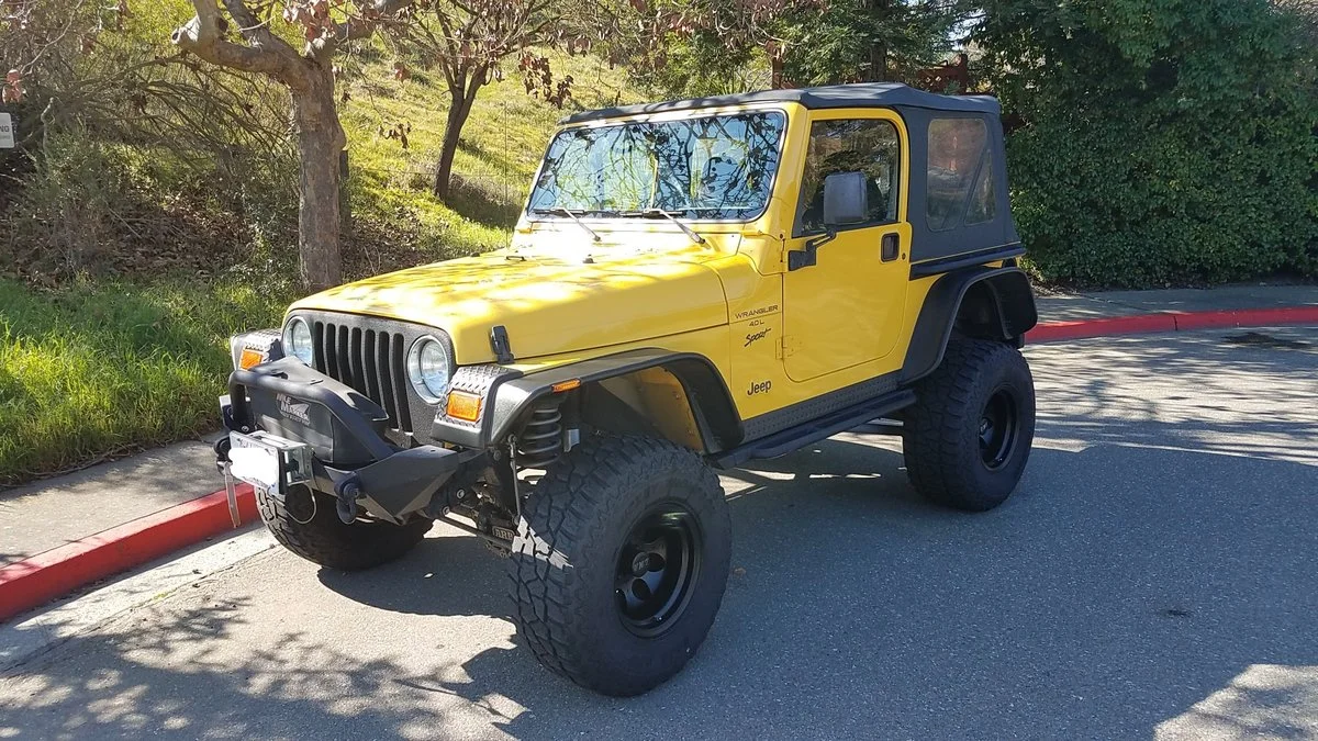 2000TJ-LeftFront.webp