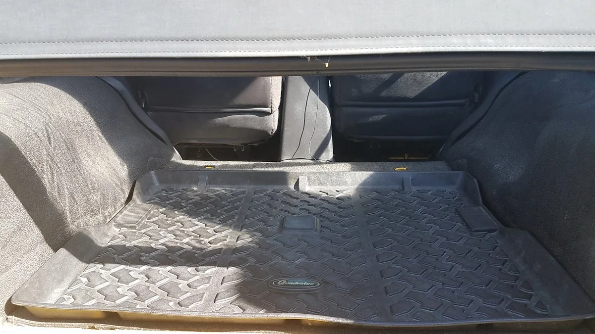 2000TJ-RearInterior.webp