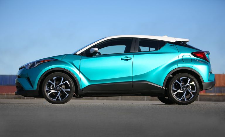 2019-toyota-c-hr-1561563042.jpg