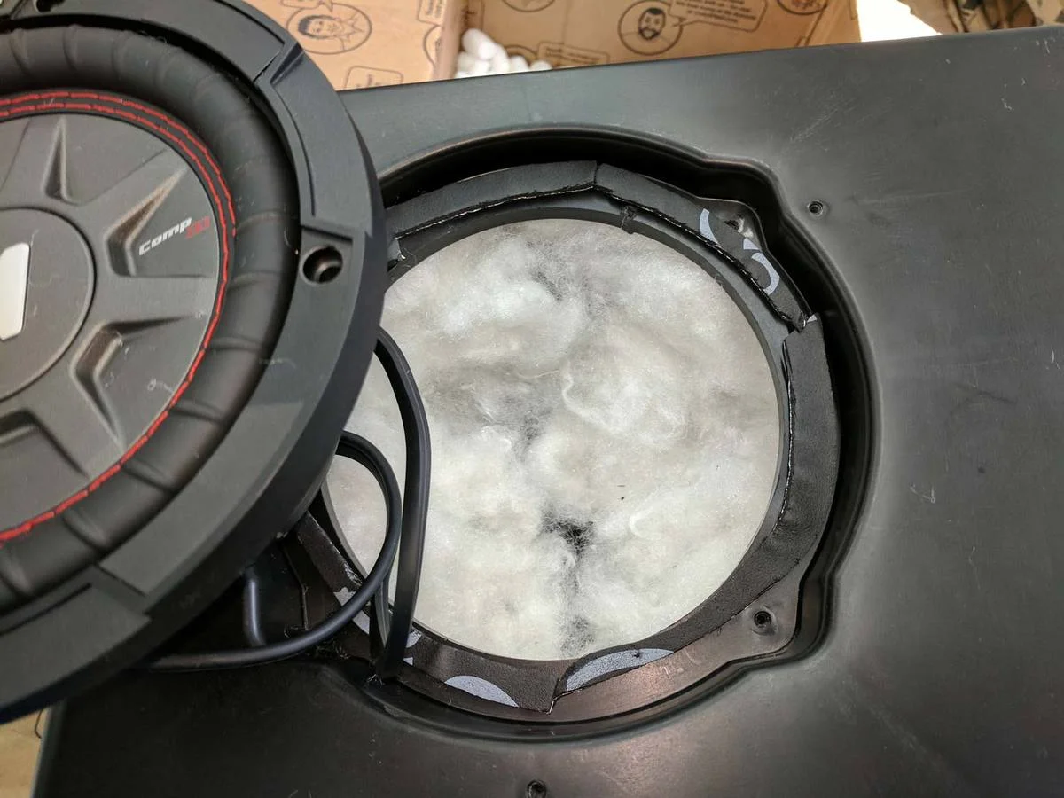20190408_installing-subwoofer.webp