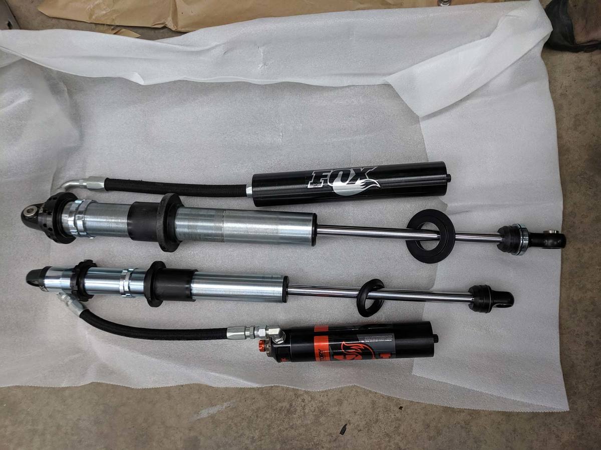 20190703_2.0x14-vs-2.5x14-fox-coilovers.jpg