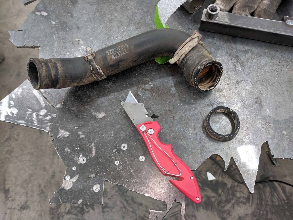 20190716_shorten-upper-radiator-hose.jpg