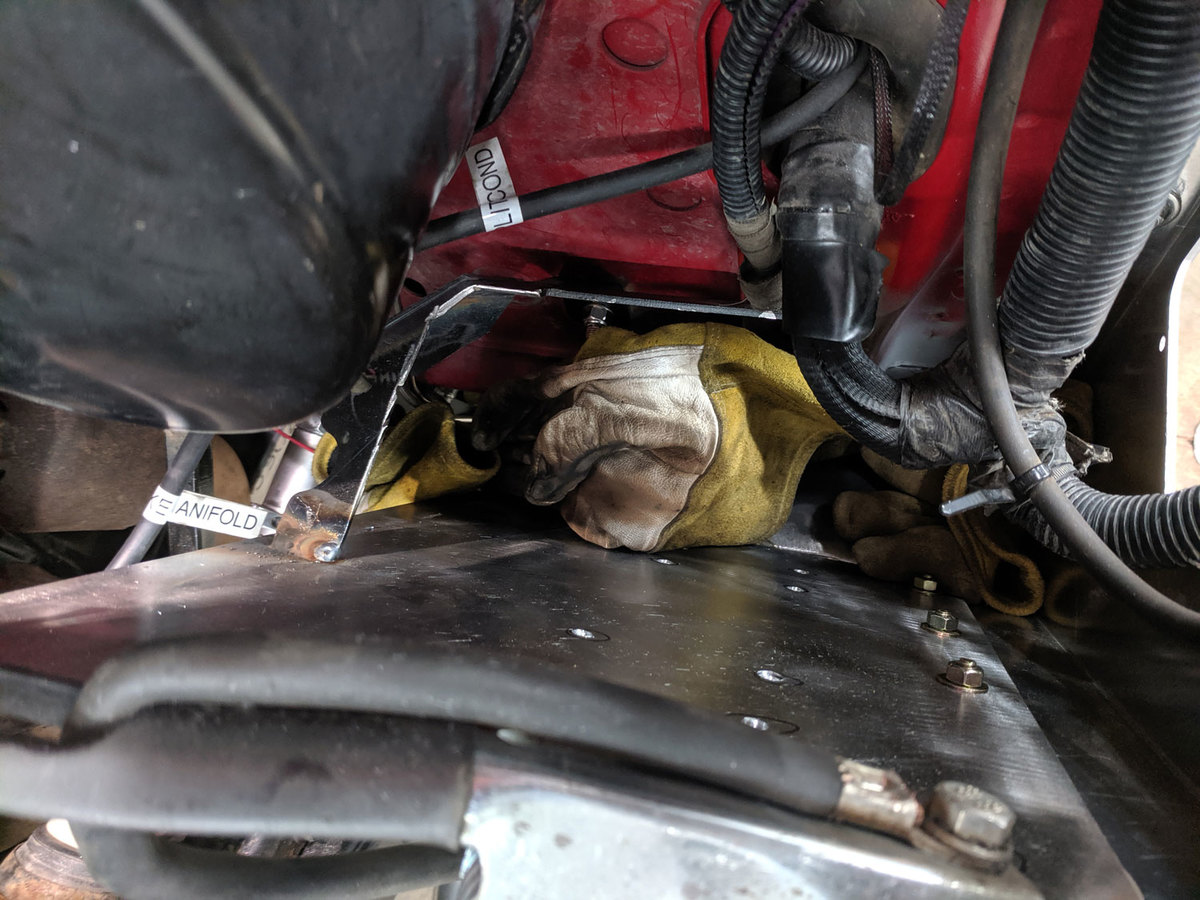 20191015_welding-compressor-bracket.jpg