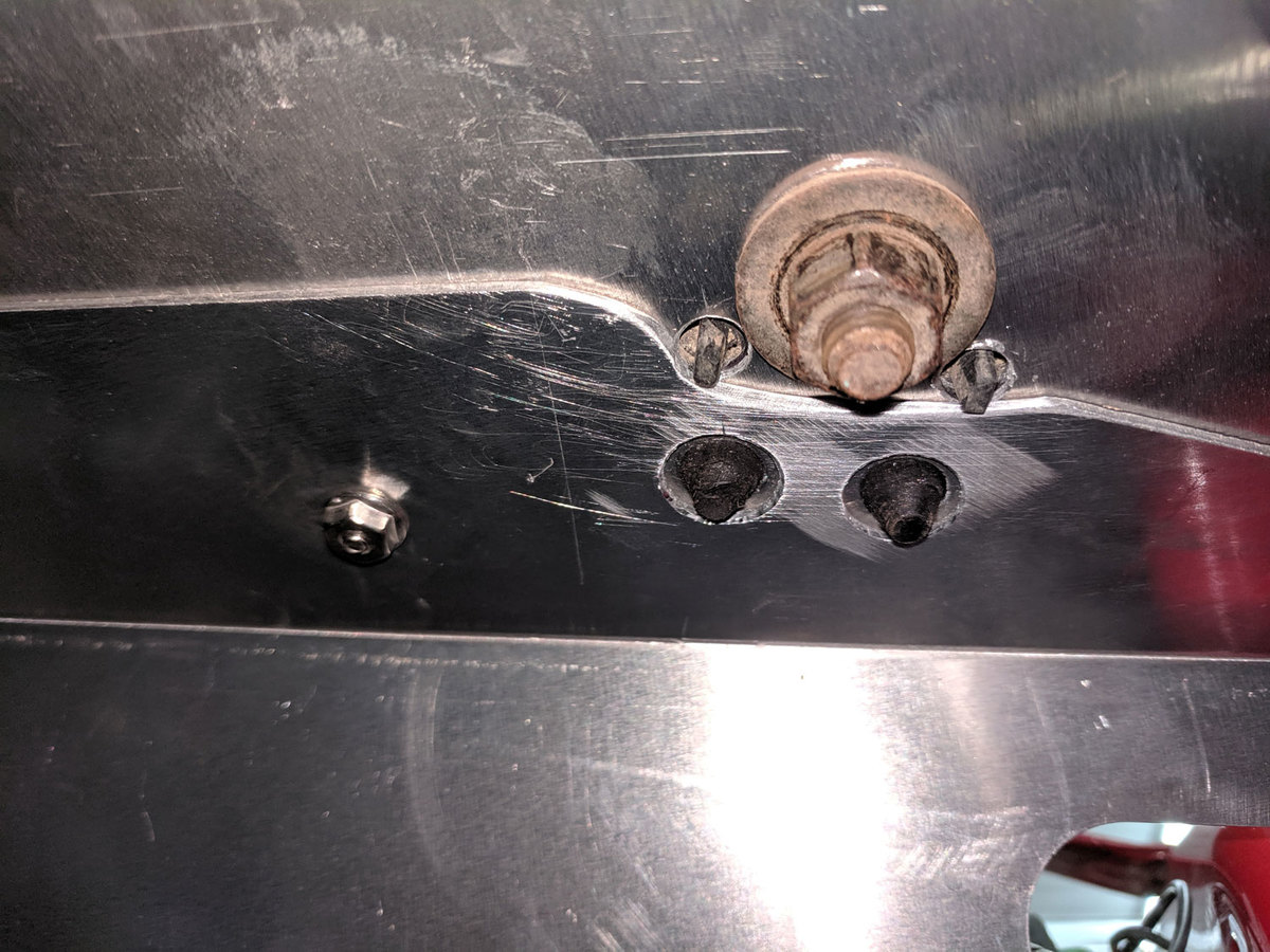 20191115_clearanced--inner-latches.jpg