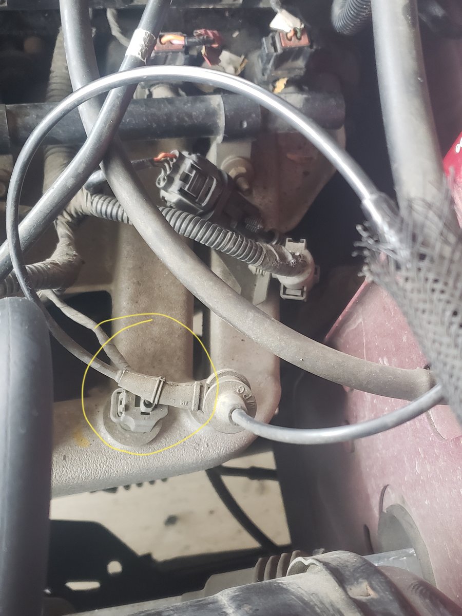 Broken pieces during valve cover removal | Jeep Wrangler TJ Forum