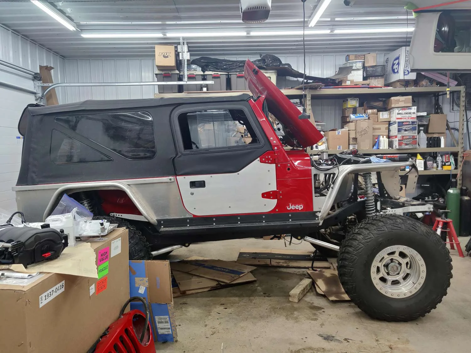 20201118_jeep-side-no-engine.webp