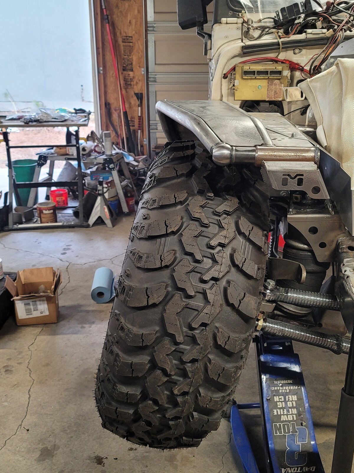 Metalcloak fender test on stock suspension with 33s | Page 5 | Jeep ...