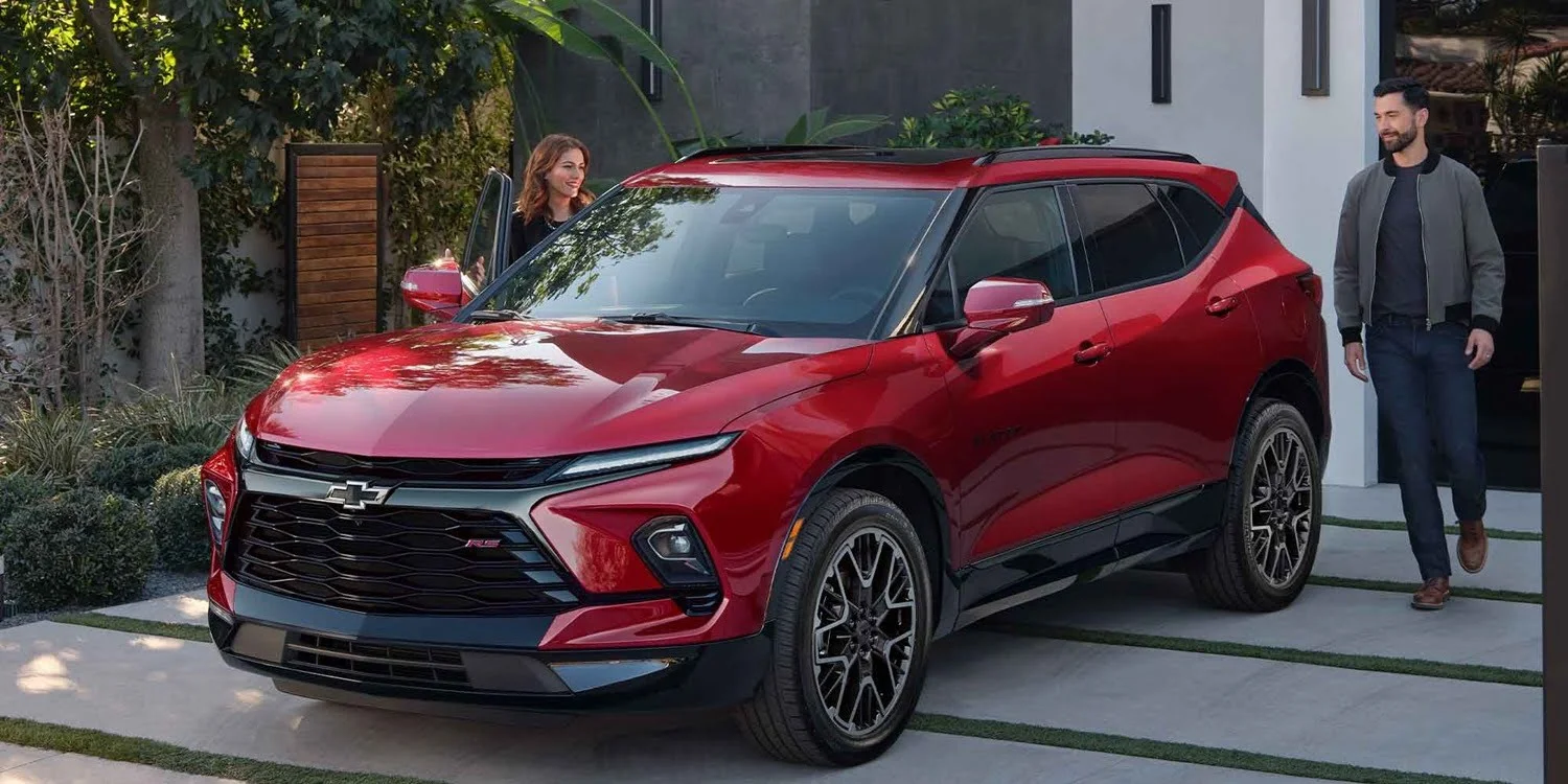 2023-Chevrolet-Blazer-RS-Colombia-Press-Photos-Exterior-001-Front-Three-Quarters-4252126963.webp