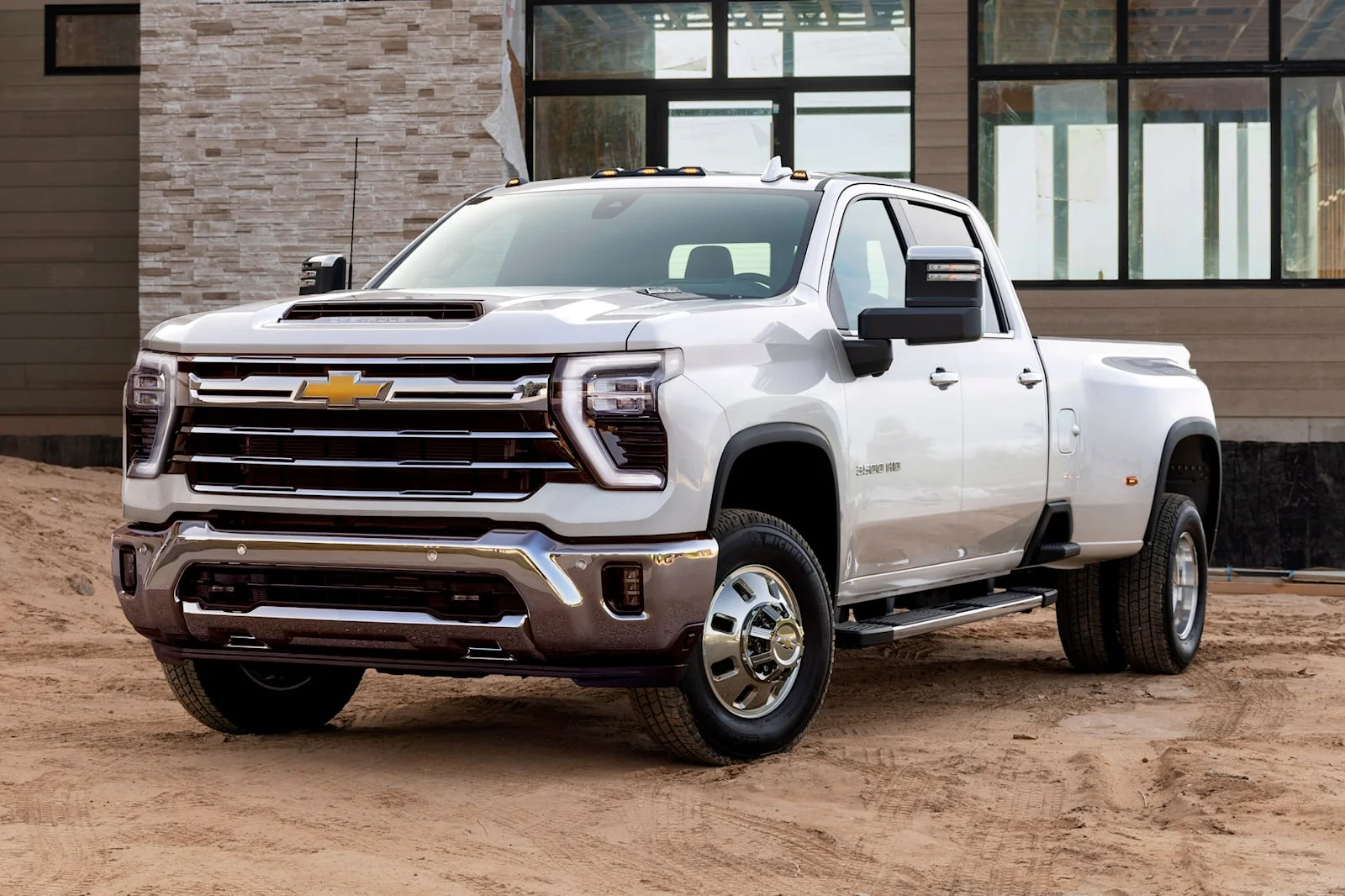 2024-chevrolet-silverado-3500hd-carbuzz-1044181-1600.webp