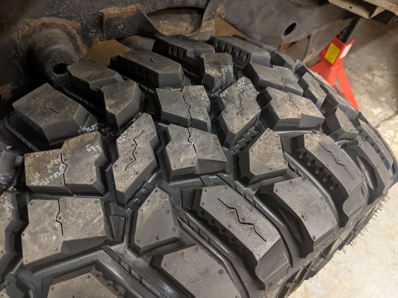 30c - Tires.jpg