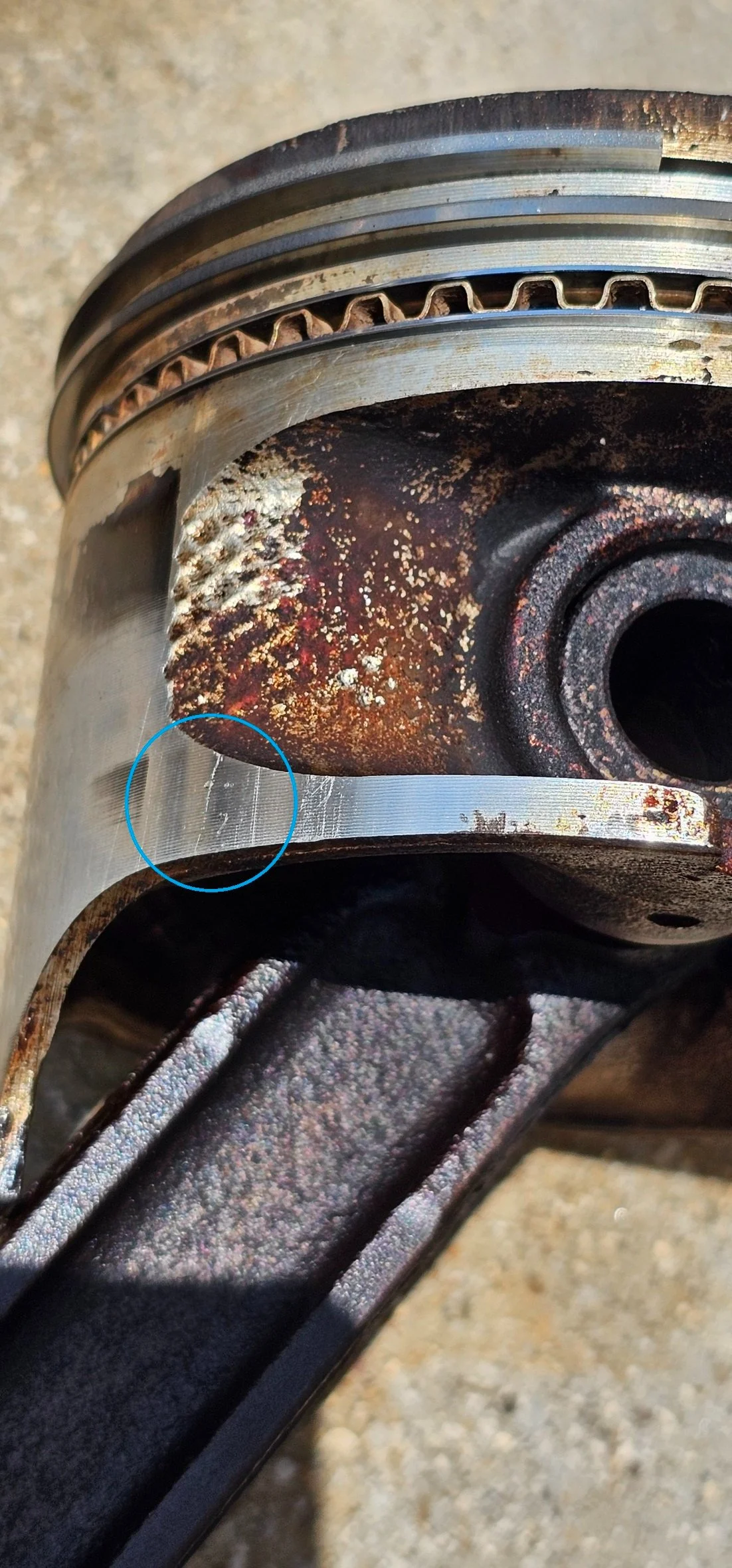 4 Litre Cracked Piston.webp