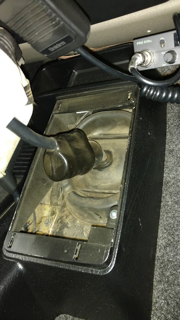 How does this lower shift boot go together? | Jeep Wrangler TJ Forum
