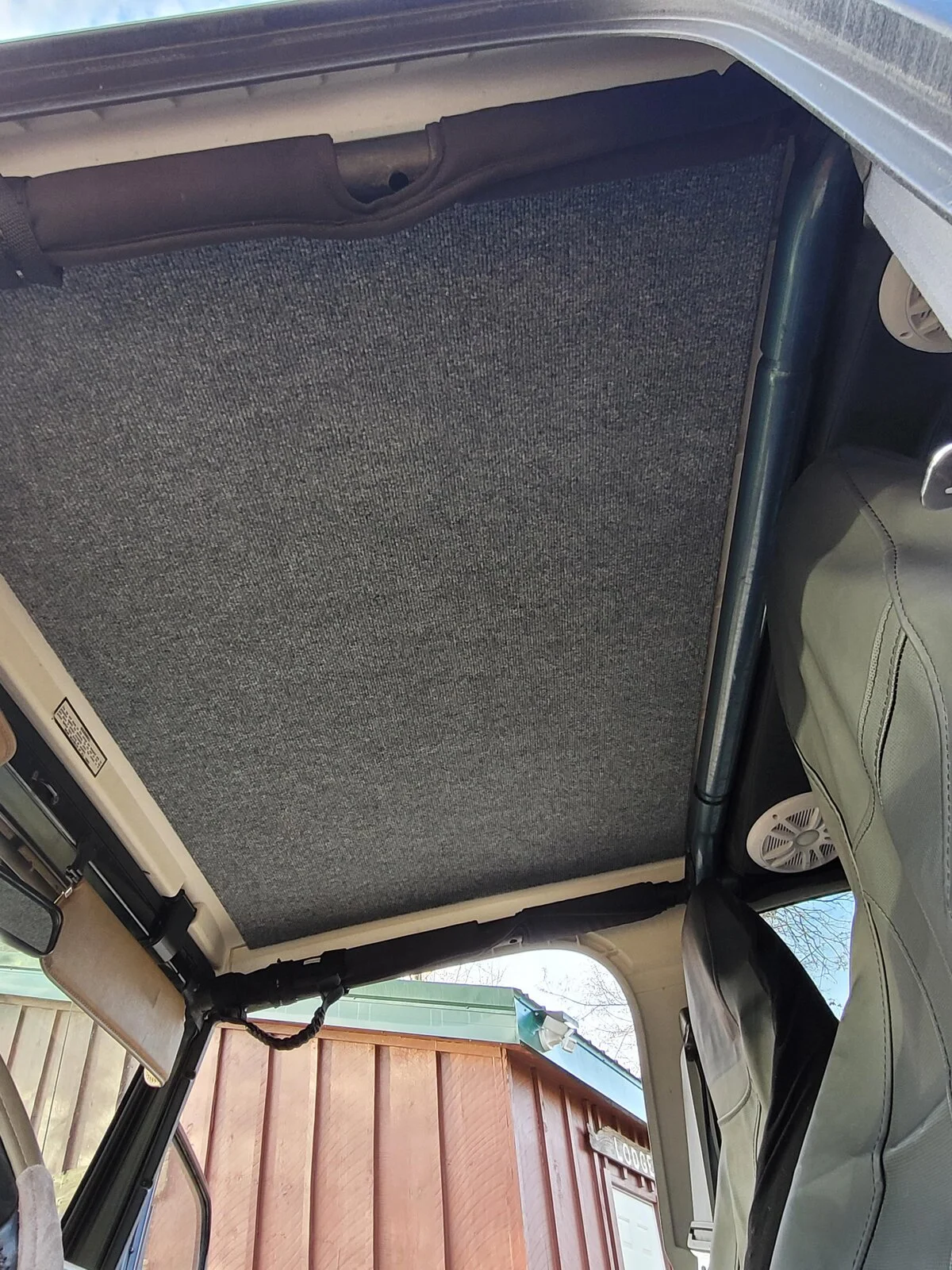 6-headliner up-front.webp