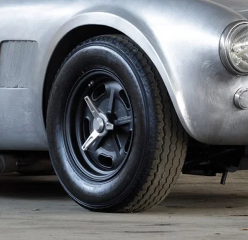 63_Sebring_Cobra_wheel.jpg