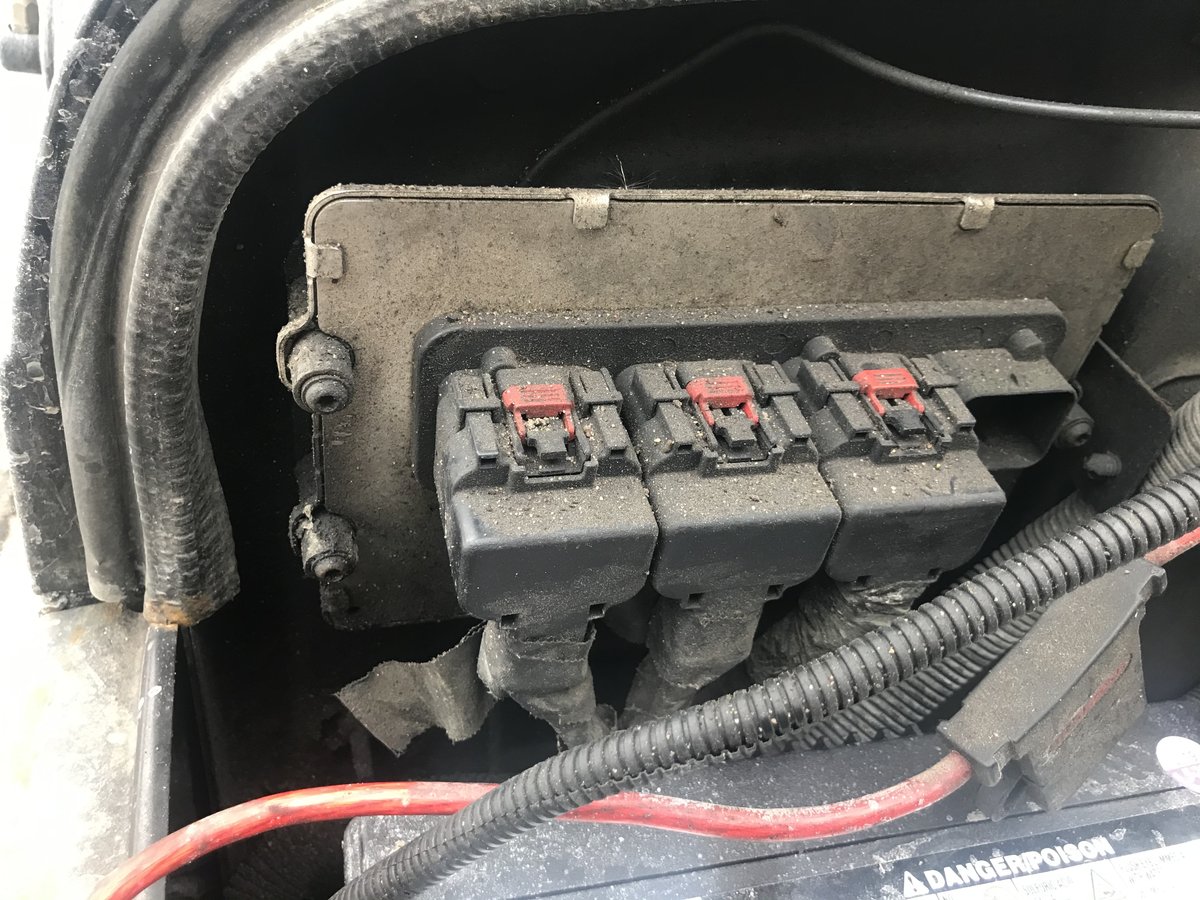 How do you remove the plugs to the PCM | Jeep Wrangler TJ Forum