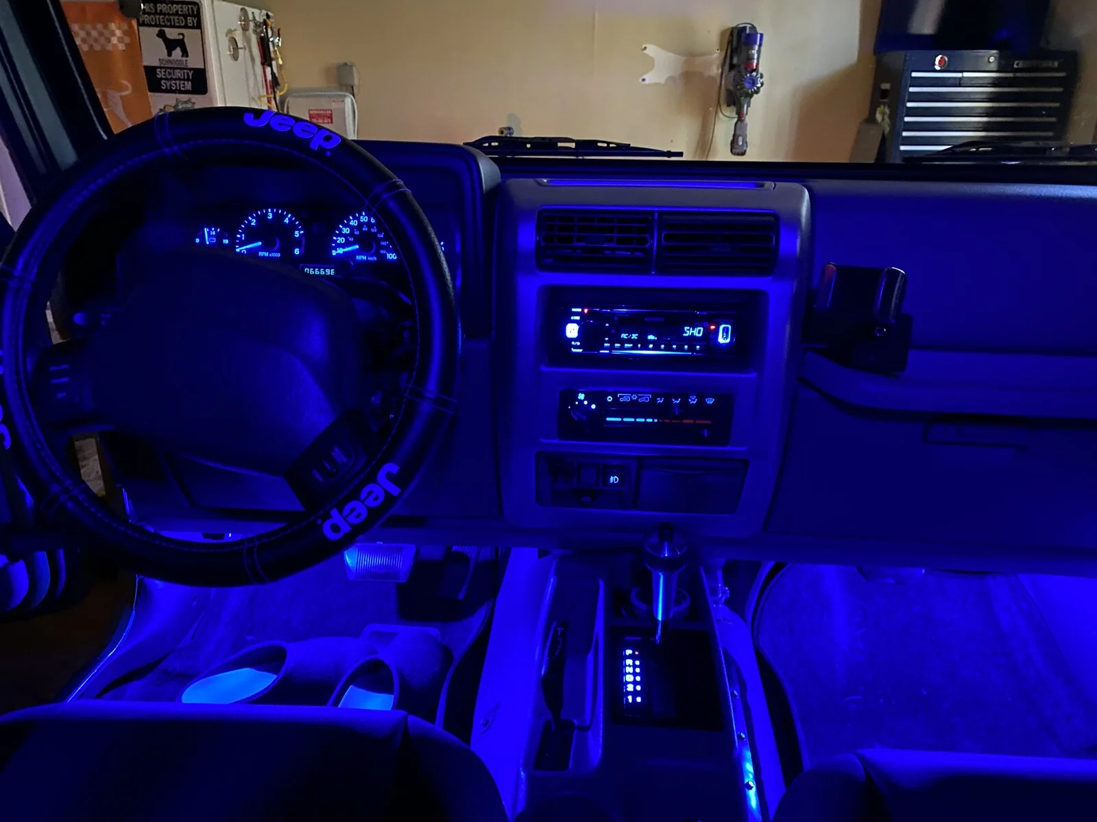 Replacing the interior lights of your Jeep Wrangler TJ with LEDs Page