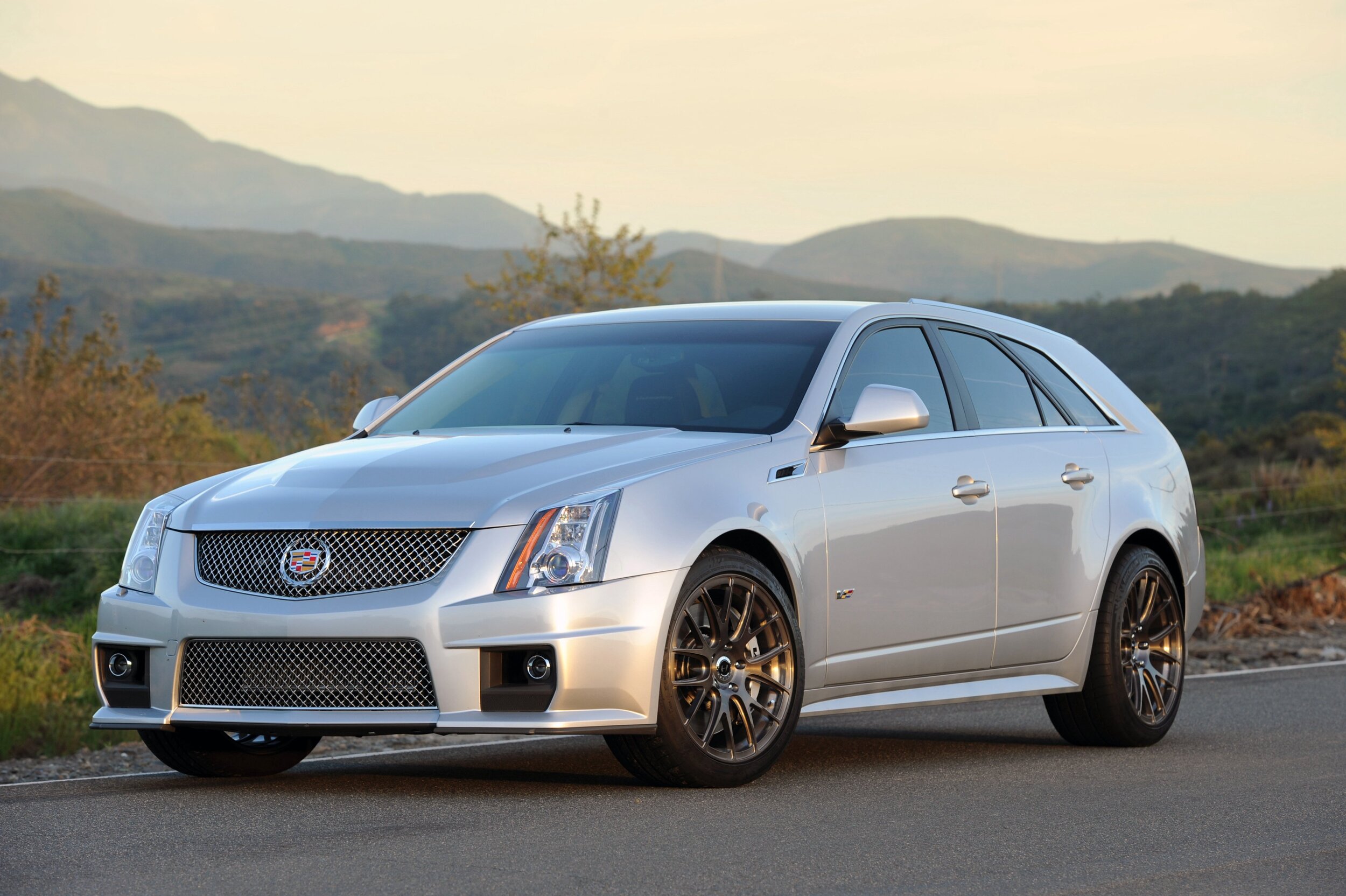 784806-2012-hennessey-cadillac-cts-v-v650-stationwagon-muscle-cts.jpg