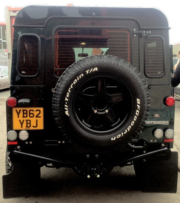 9693893c809869eac458196b3b0c8416--yachts-range-rovers.webp