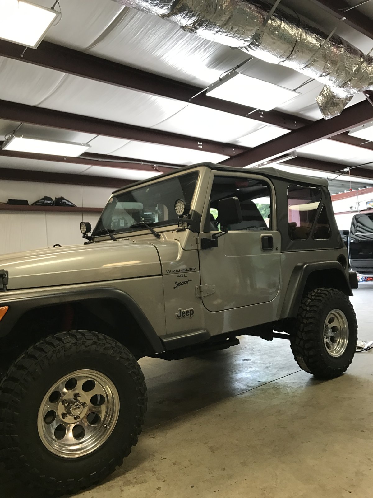 Any photos of  lift with 245/75R16 tires? | Jeep Wrangler TJ Forum