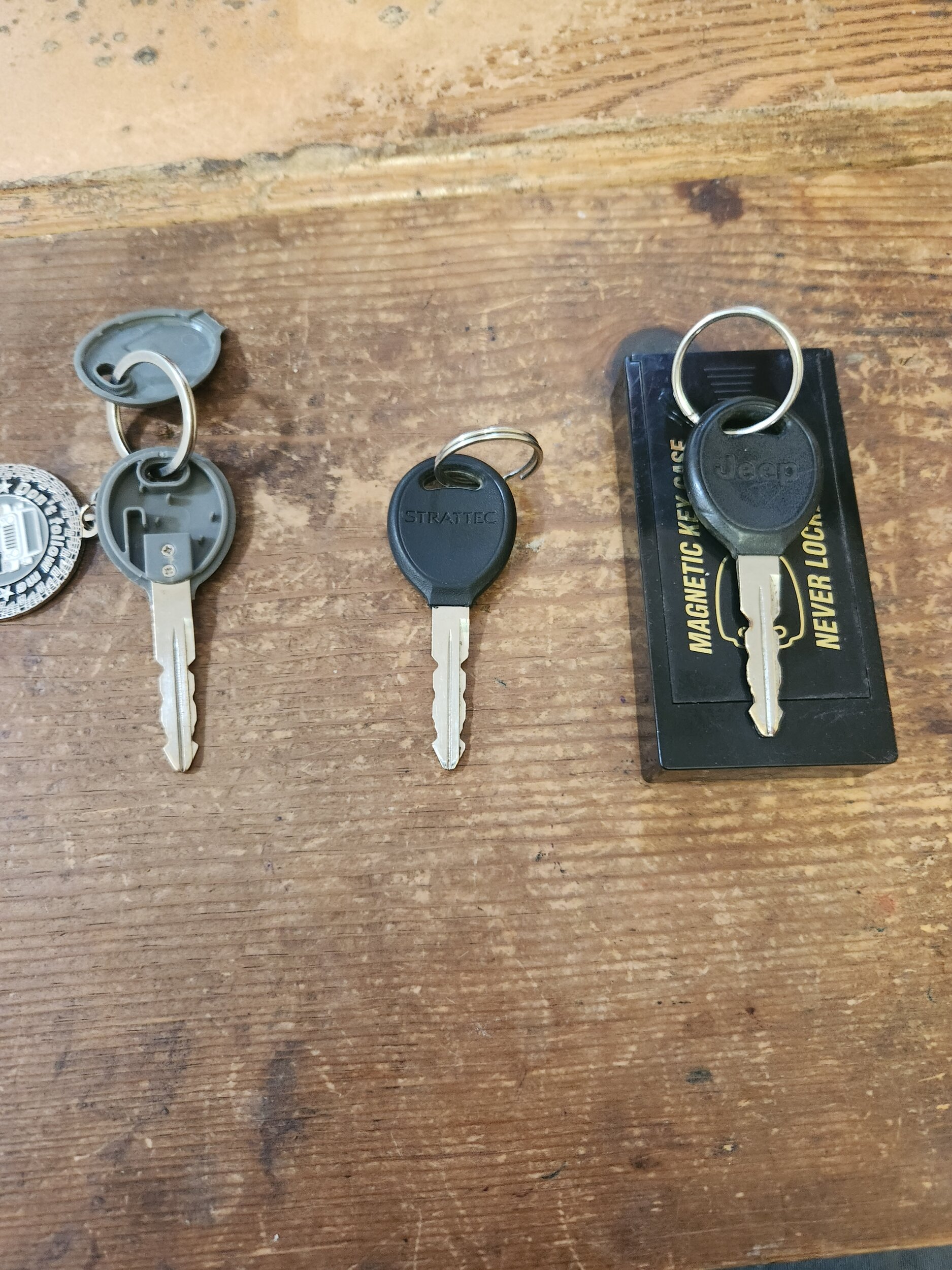 all 3 jeep keys.jpg