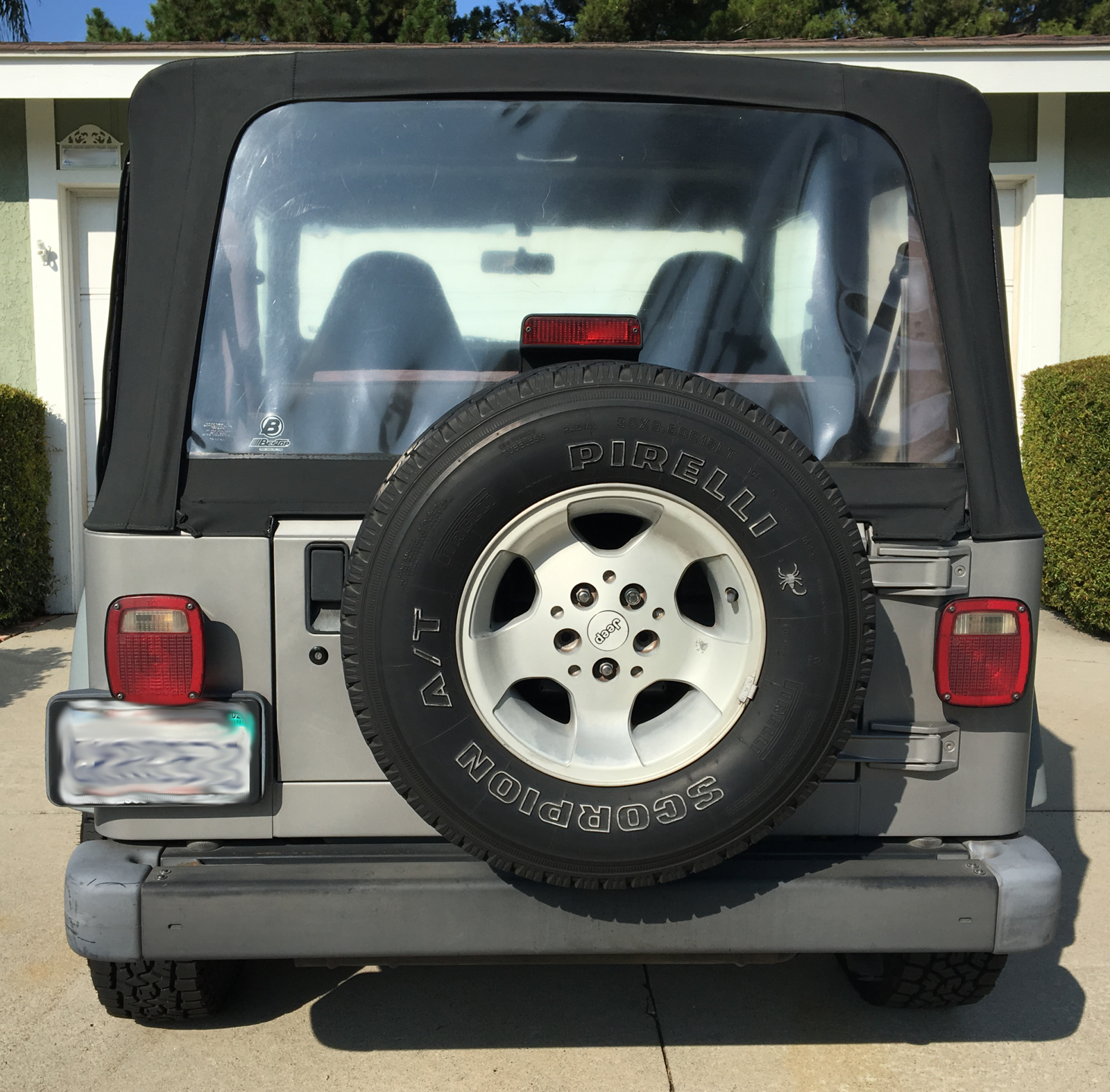 Back of Old Jeep.png