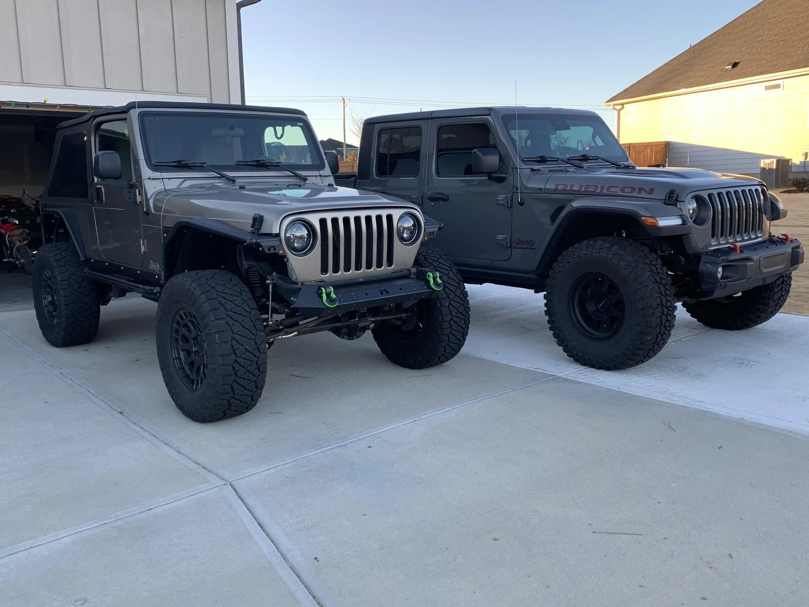 BothJeeps.webp