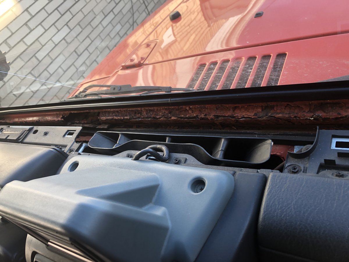 Rusted Windshield Frame | Jeep Wrangler TJ Forum
