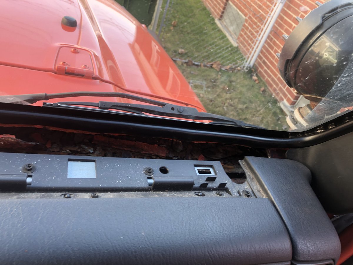 Rusted Windshield Frame | Jeep Wrangler TJ Forum