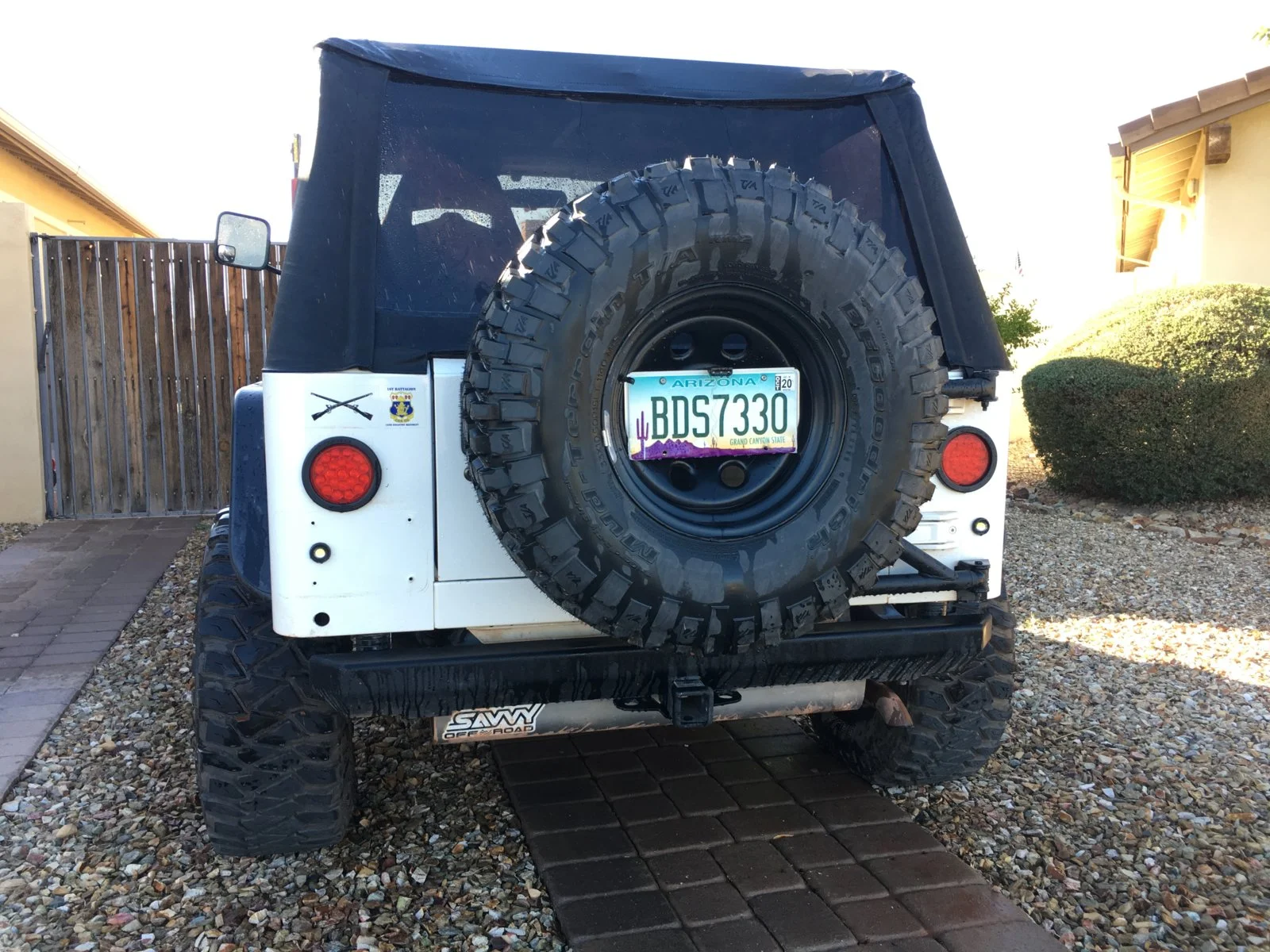 76633