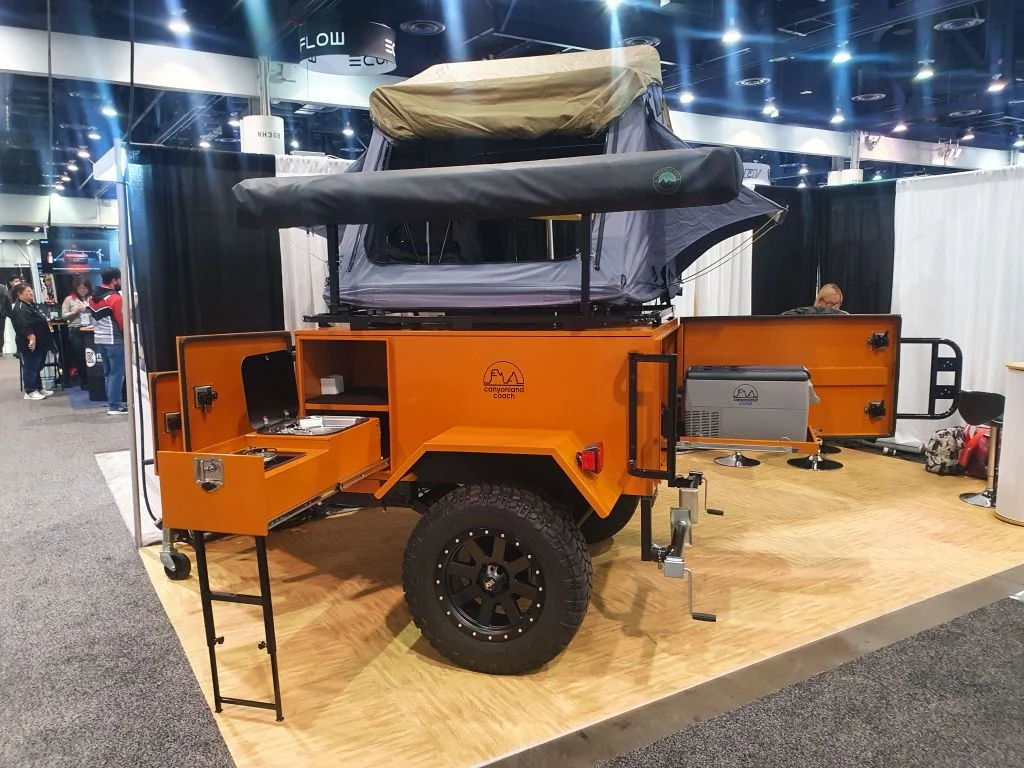 CanyonlandCoach1.webp