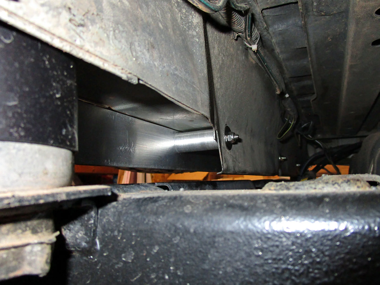 crack_cover_09.webp