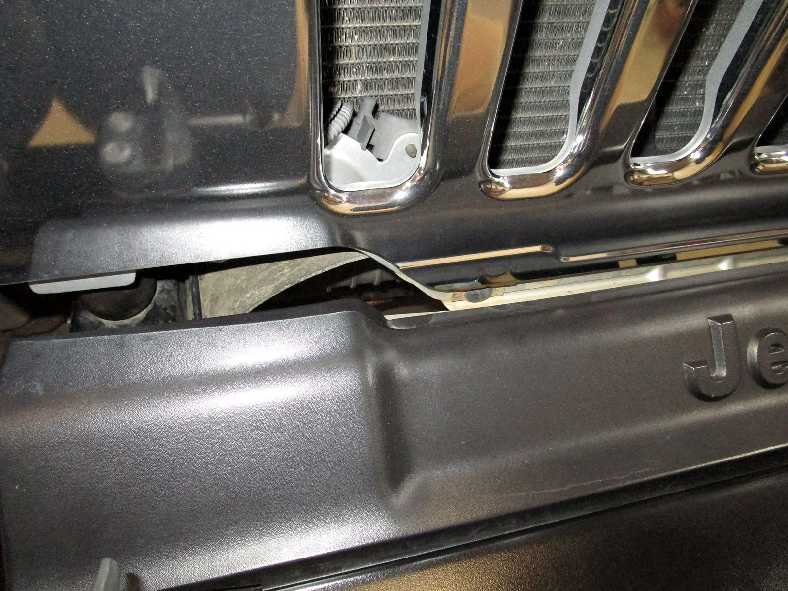 crack_front_01.jpg