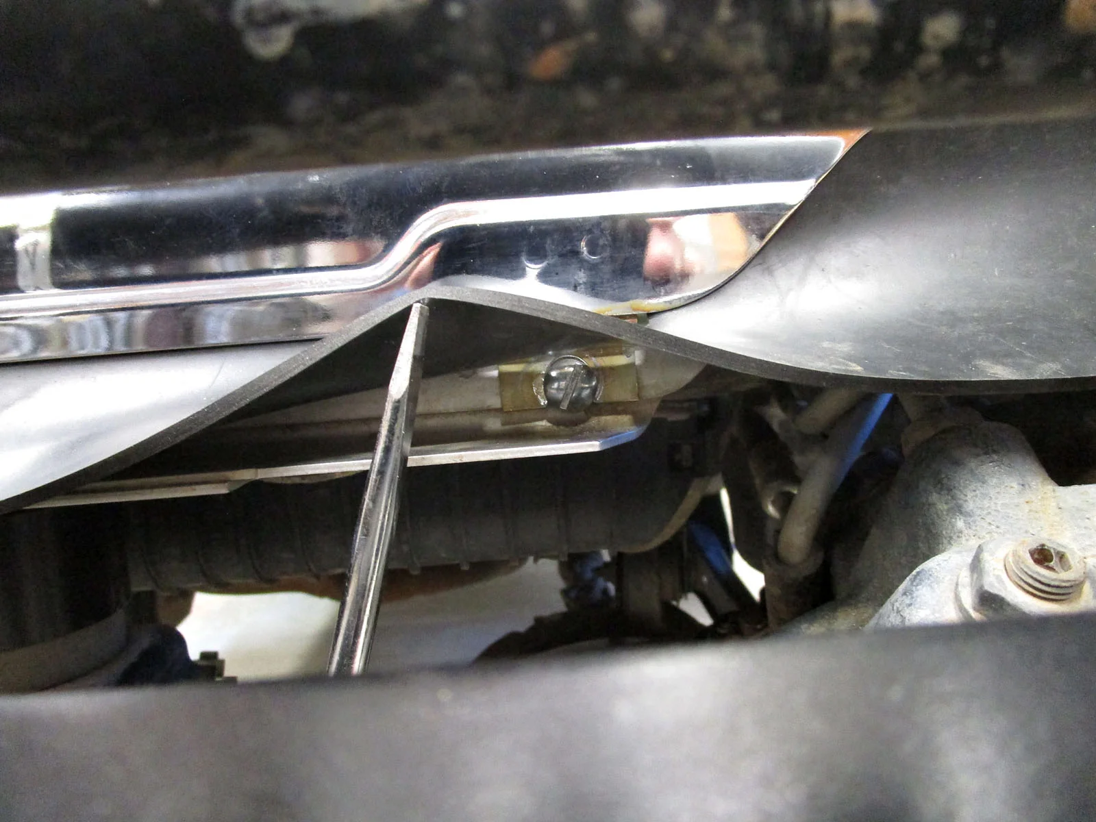 crack_front_08.jpg